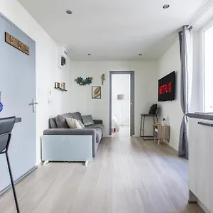 Cute Affordable 1-br Minutes From Center Cannes